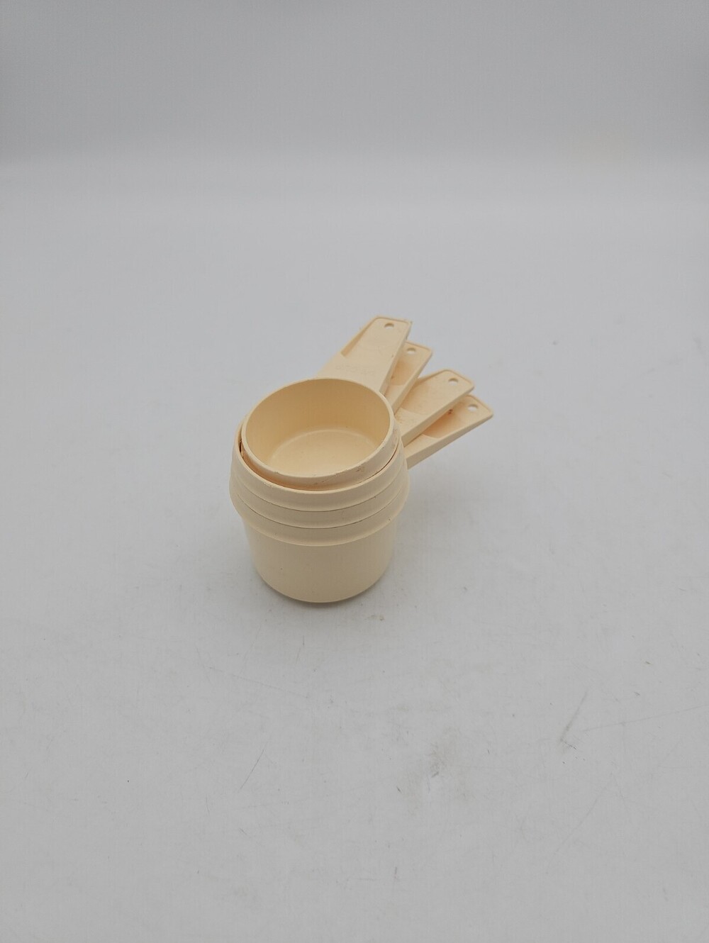 Tupperware Vintage Nesting Measuring Cup Set Of 4 Almond  1/2, 2/3, 3/4, 1 CUP